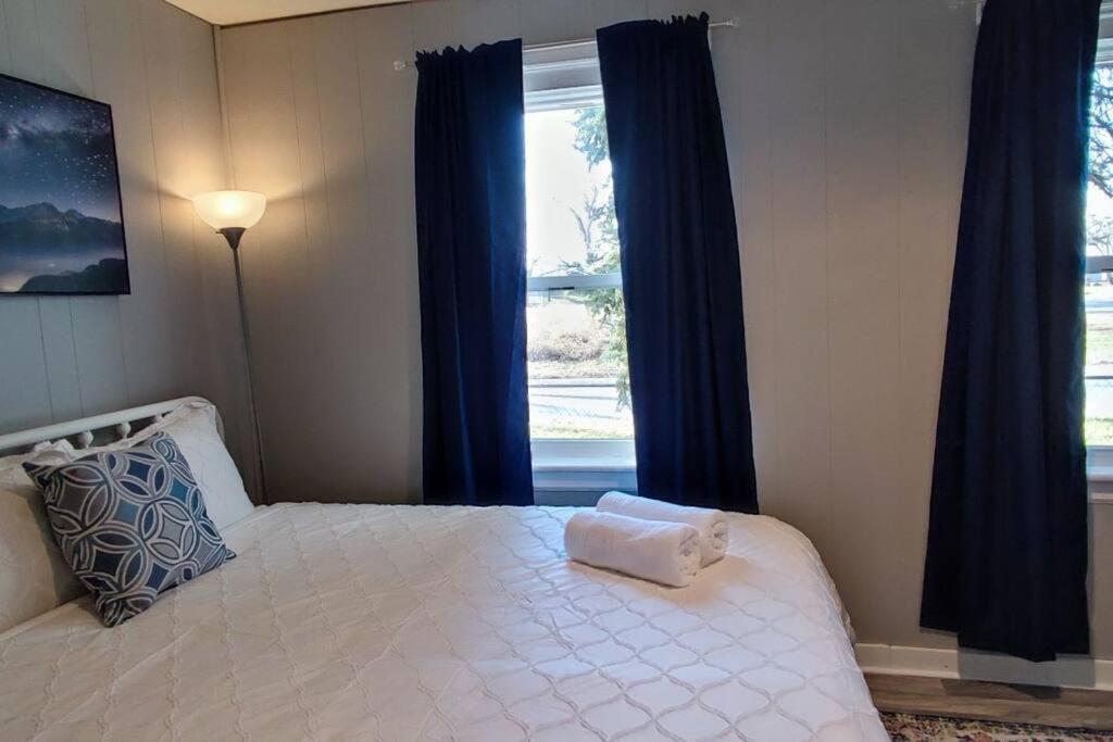 נובלסוויל Perfect Combo Of Charm & Comfort- 2Bedroom Home מראה חיצוני תמונה