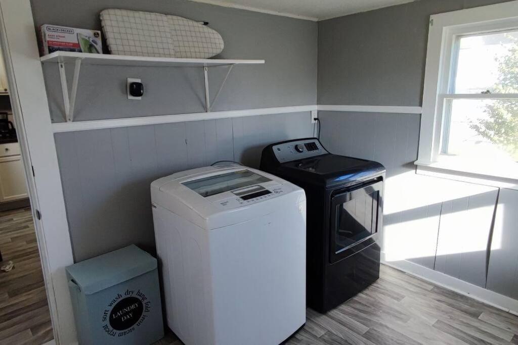 נובלסוויל Perfect Combo Of Charm & Comfort- 2Bedroom Home מראה חיצוני תמונה