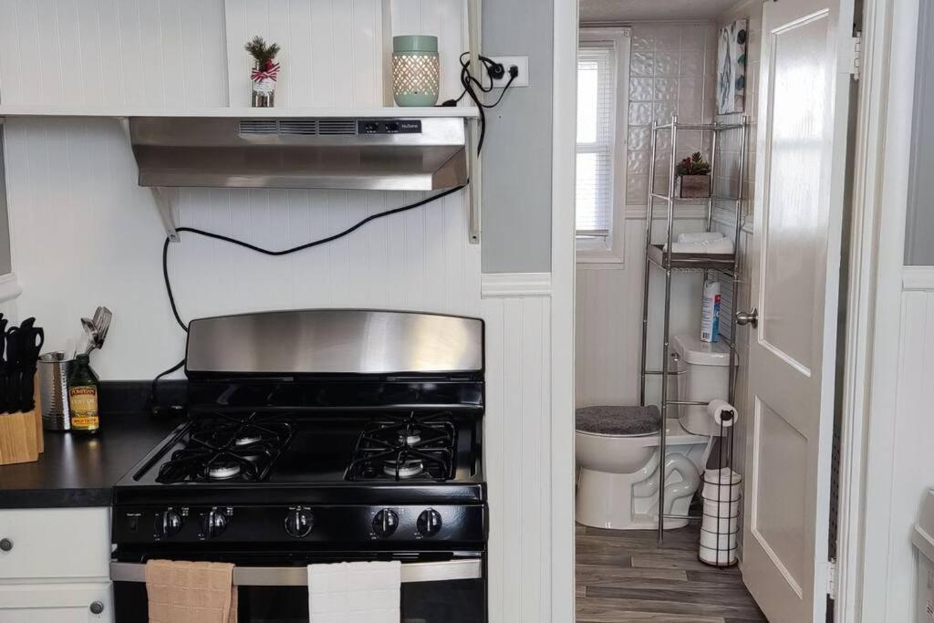נובלסוויל Perfect Combo Of Charm & Comfort- 2Bedroom Home מראה חיצוני תמונה