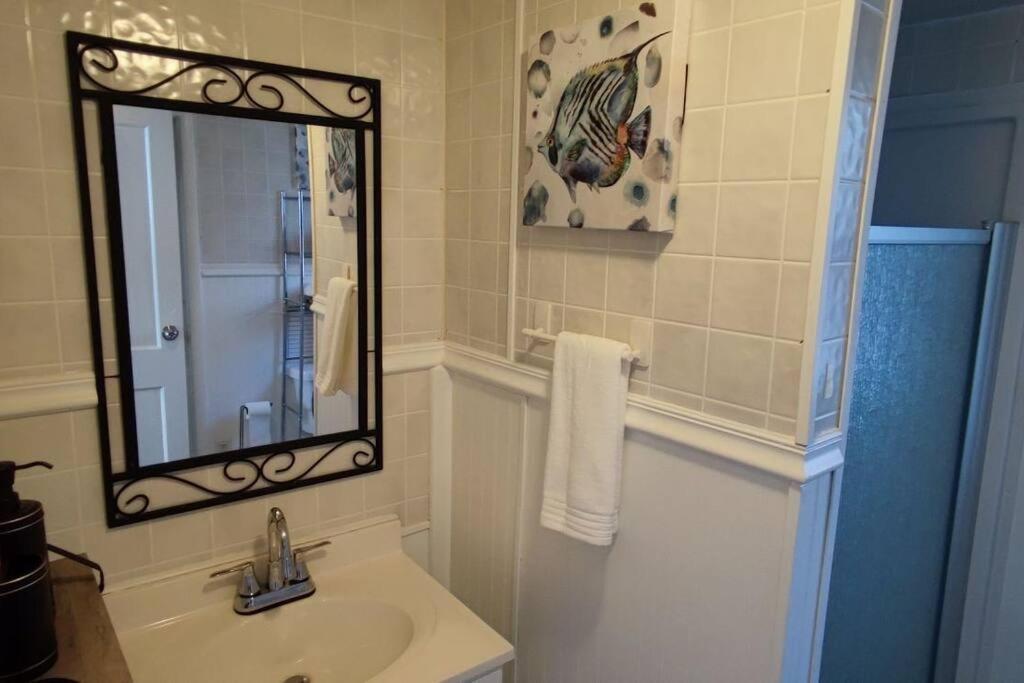 נובלסוויל Perfect Combo Of Charm & Comfort- 2Bedroom Home מראה חיצוני תמונה